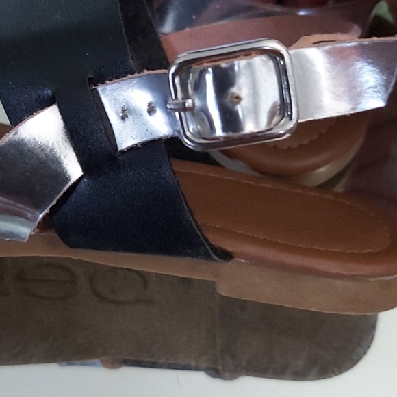 Bebe Sandles - Picture 2 of 2